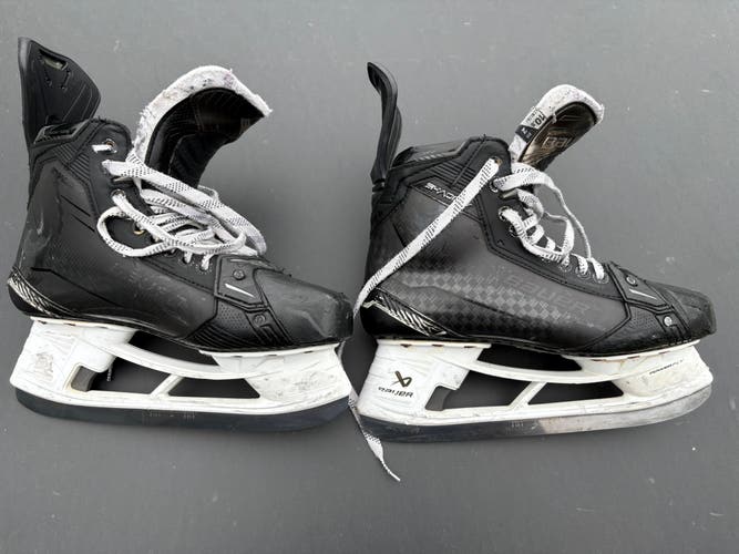 Bauer Supreme Shadow Hockey Skates 10.5 (Used)