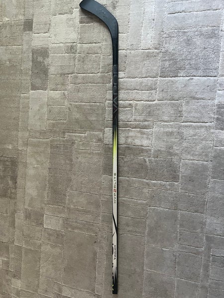 Bauer Vapor Hyperlite 2 Senior Hockey Stick