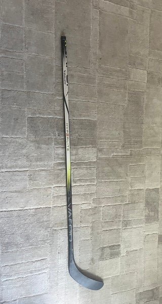 Senior Bauer Vapor Hyperlite 2 Right Handed Hockey Stick P92  (Used)
