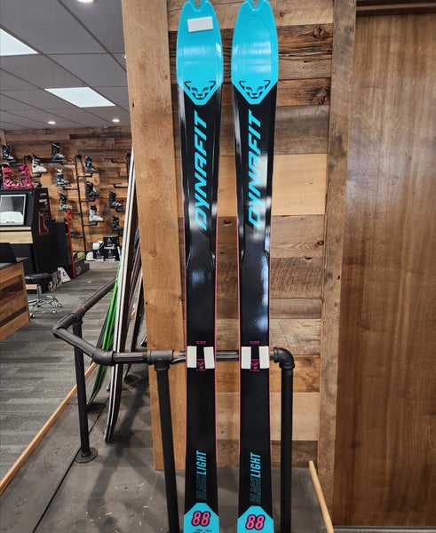 Women's 2024 Dynafit 158 cm Alpine Touring Blacklight Skis Without Bindings (New)