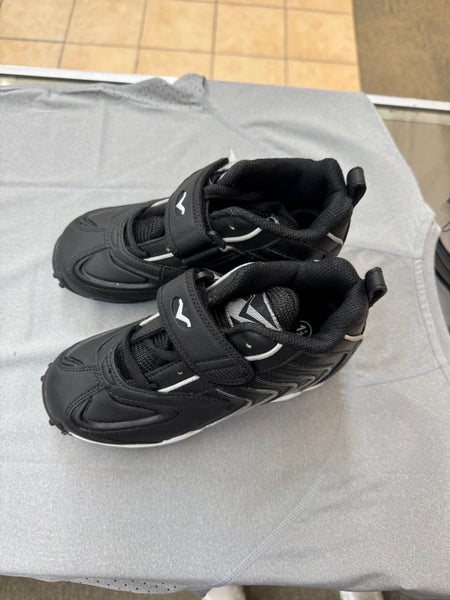 Youth/Kids Football Cleats - Size 1.5