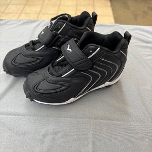 Youth/Kids Football Cleats - Size 1.5