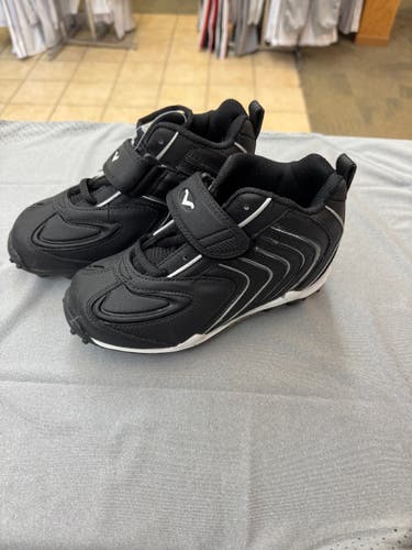 Youth/Kids Football Cleats - Size 1.5