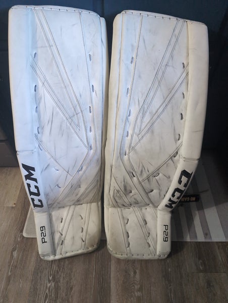 35" CCM Premier P2.9 Goalie Leg Pads (Used)