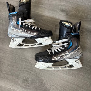 University of Michigan Bauer Vapor Hyperlite Hockey Skates Regular Width Pro Stock 9.5 (Used)