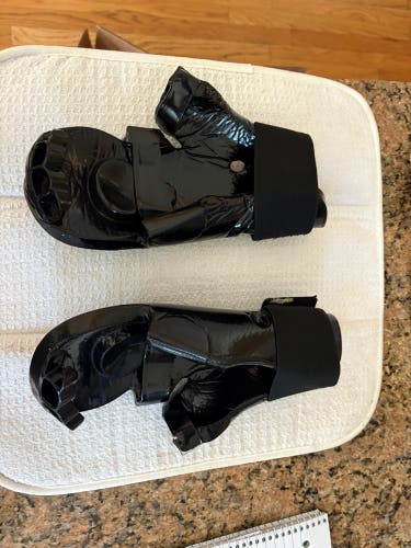 Swift martial arts hand pads