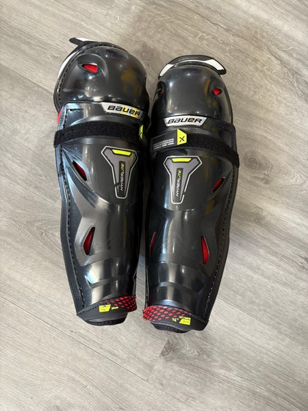 Lightly Used Senior Bauer Vapor Hyperlite 14" Shin Pads  (Used)