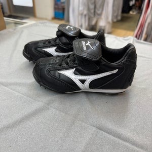 Mizuno Baseball Cleats - Size 10Y