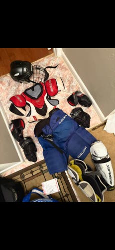 Hockey equipment full set !!