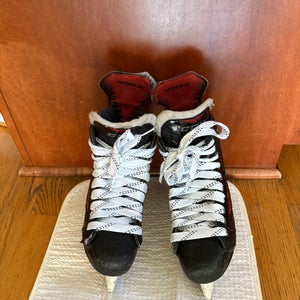 CCM RBZ 90 Hockey Skates Regular Width   Size 4.5 (Used)