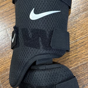 Black Senior Nike Shin Guards (Used)