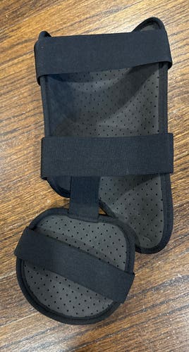 Black Senior Nike Shin Guards (Used)