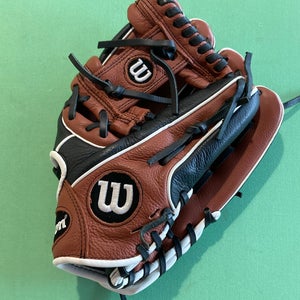 Used Wilson A550 Right Hand Throw Baseball Glove 11.5"