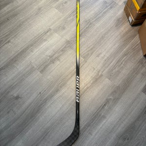 New Senior Bauer Hyperlite 2 Right Handed Druskinis Hockey Stick P28 Pro Stock (Used)