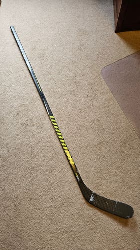 Intermediate Warrior Alpha QXT Pro Team Left Hand Hockey Stick W88 Pro Stock (Used)