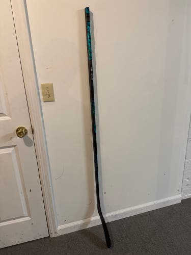 Senior Bauer Twitch Left Hand Hockey Stick P92  (New)
