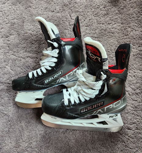 2023 Bauer Vapor 3X Hockey Skates 7.5 (New)