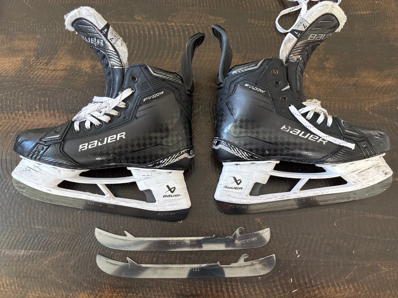Bauer Supreme Shadow Hockey Skates Regular Width   7 (Used)