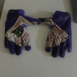 Purple Medium Youth  Gloves (Used)