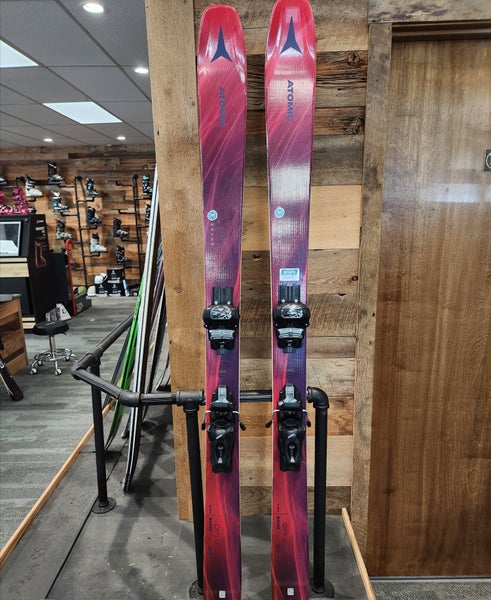 2023 164 cm Atomic Maven 93c Skis With Bindings (Used)