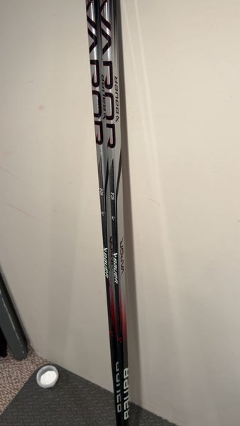 Senior Bauer Right Handed Hockey Stick P28 (Used)