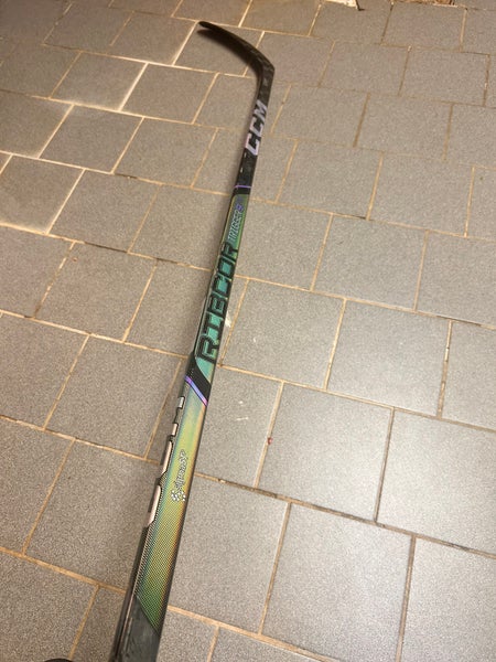 CCM RibCor Trigger 9 Pro Right Handed Hockey Stick P28 (New)