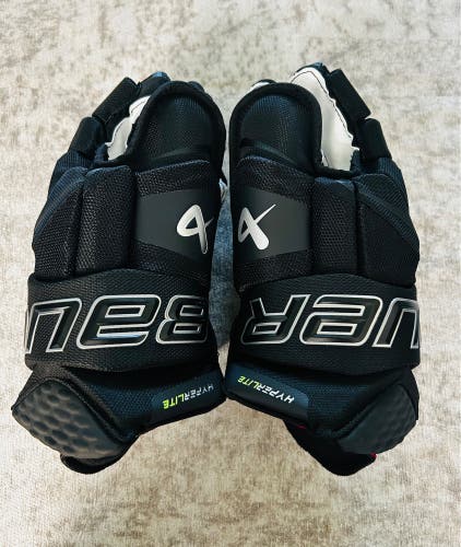 Bauer Hyperlite Gloves 13” (New) Black