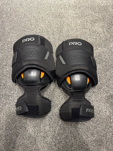 Ccm Pro Senior Goalie Knee Pads