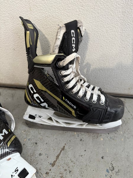 CCM AS-V Pro Hockey Skates Wide Width  Size 5 (Used)