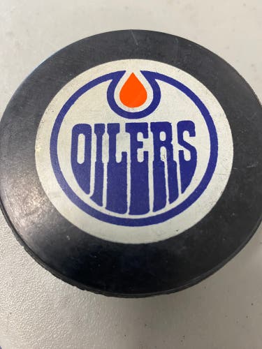 Edmonton Oilers puck (Vintage)