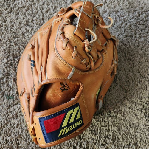 Mizuno RH First Base MT 3045 Professional Model Full Grain Leather Baseball Glove 13" Game Ready