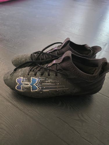 Men's Size M 12.0 (W 13.0) Under Armour (Used)