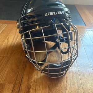 Small Bauer Re-Akt 75 Helmet (Used)