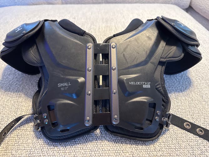 Small Adult Xenith Velocity 2 Shoulder Pads (Used)