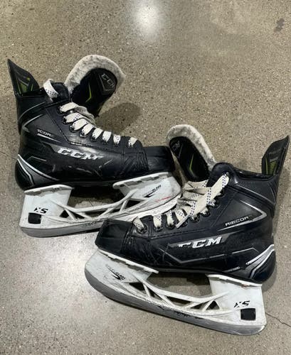 CCM RibCor 76K Hockey Skates | Junior 2 (Regular)