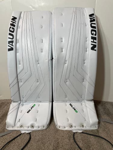 Barley Used 32+2 Senior Vaughn Ventus SLR2 Pro leg Pads