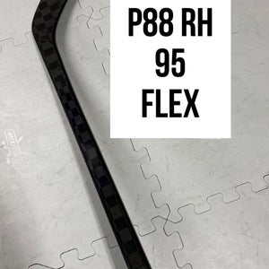 Senior(1x)Right P88 95 Flex ProBlackStock™ Unbranded Blackouts Pro Stock Nexus Hockey Sticks