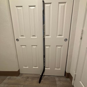 Used senior Bauer nexus n2900 hockey stick (cut)