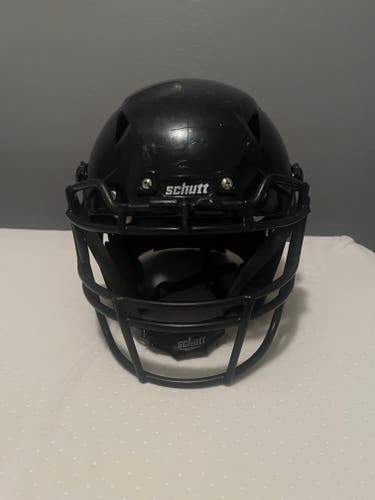 Extra Large Adult Schutt Vengeance A11 Helmet (Used)