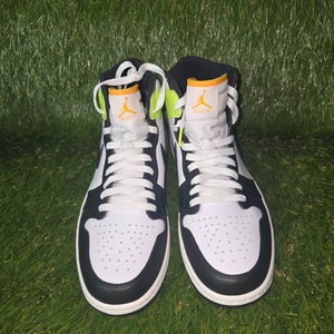 Jordan 1 Retro High Golf White University Gold Volt Black