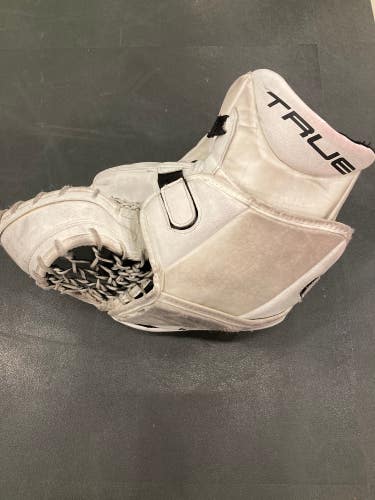 True Catalyst 7x3 Goalie Glove | Size: Intermediate Regular