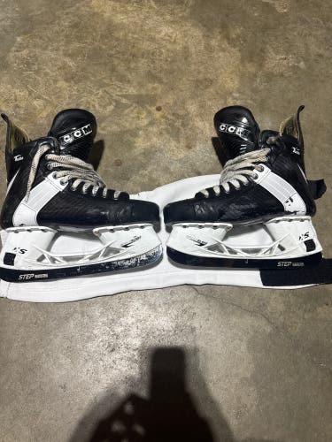 CCM Hockey Skates Regular Width 7.5 (Used)