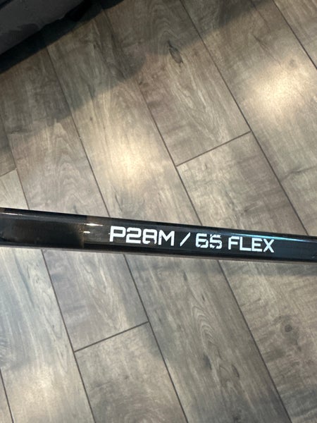 Senior Bauer Nexus Sync Right Handed Hockey Stick P28M (Used)
