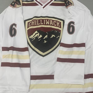 CHILLIWACK mens large game jersey (NEW)