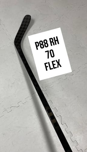 Senior(1x)Right P88 70 Flex PROBLACKSTOCK Unbranded Blackouts Pro Stock Nexus Hockey Sticks
