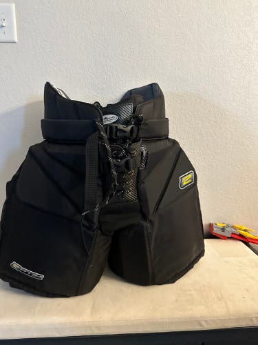 Brian’s Optik2 goalie pants senior small - BRAND NEW