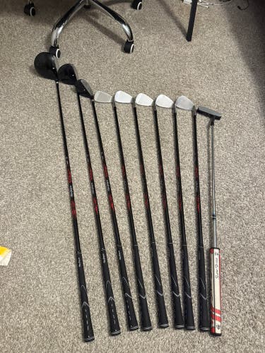 Left handed golf clubs