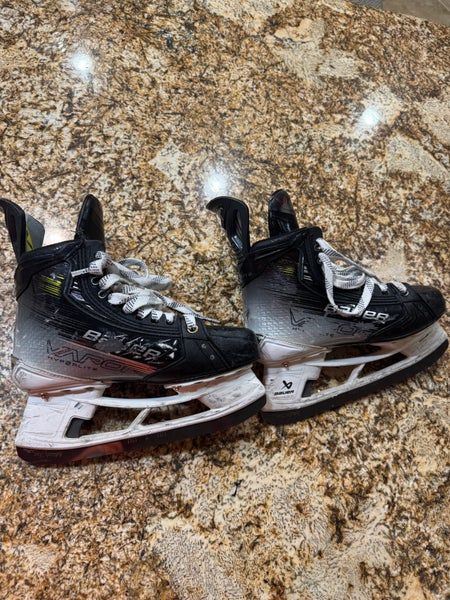 Bauer Vapor Hyperlite 2   Size 5.5 Fit 1