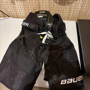 Medium Senior Bauer Supreme 3S Pro Hockey Pants (Used)