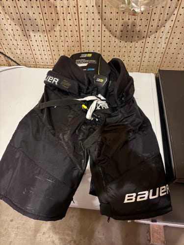 Medium Senior Bauer Supreme 3S Pro Hockey Pants (Used)